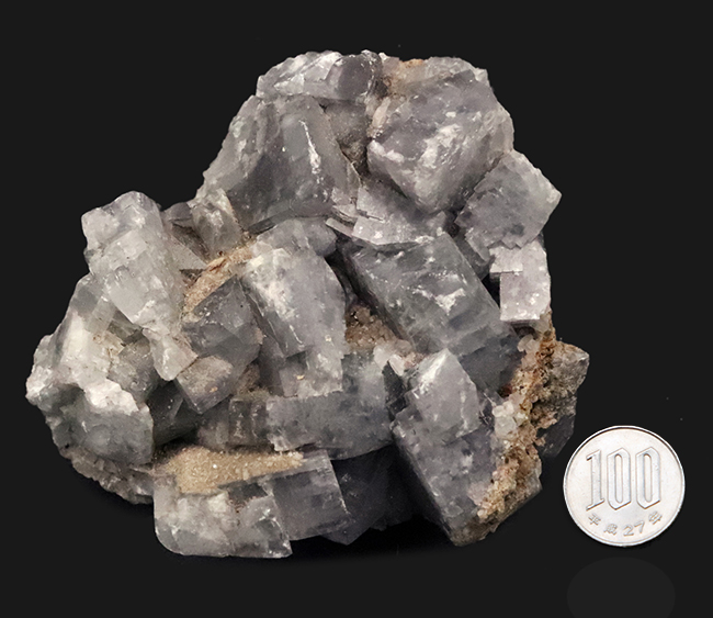 重い！かつて存在した海や水の記憶を内包した存在……天青石の異名を持つ、セレスタイト（Celestite）の天然クラスター標本（その8）