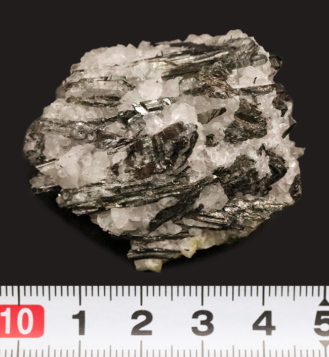 かつて1878年のパリ万国博覧会にも出品され、コレクターを魅了した、愛媛県産 市之川鉱山（閉山）産の希少な輝安鉱（Stibnite）（その6）