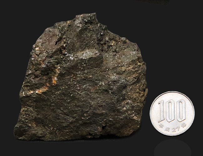 大航海時代のモバイルバッテリー、磁力あり！日本を代表するスカルン鉱床、大分県尾平鉱山産のマグネタイト（磁鉄鉱）（その9）