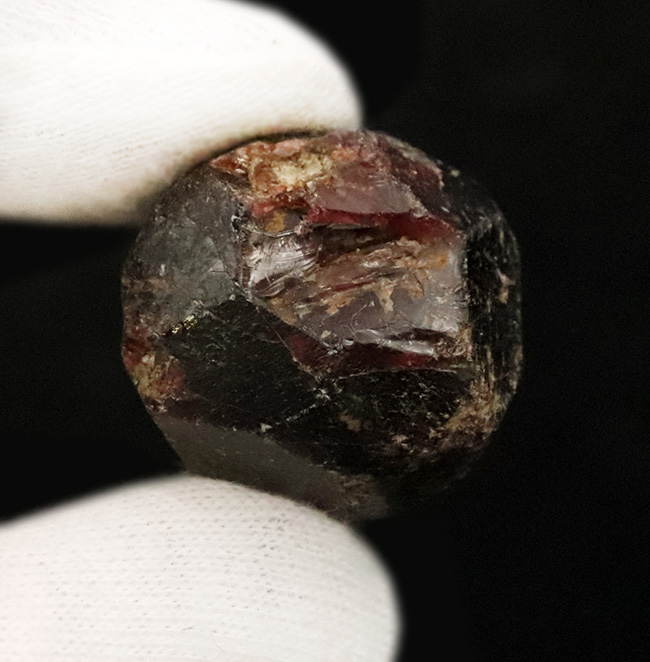 中世の戦士の守護石！鉄のような重みと真紅が特徴のアルマンディン・ガーネット（Garnet）（その2）