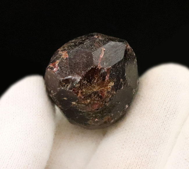 中世の戦士の守護石！鉄のような重みと真紅が特徴のアルマンディン・ガーネット（Garnet）（その3）