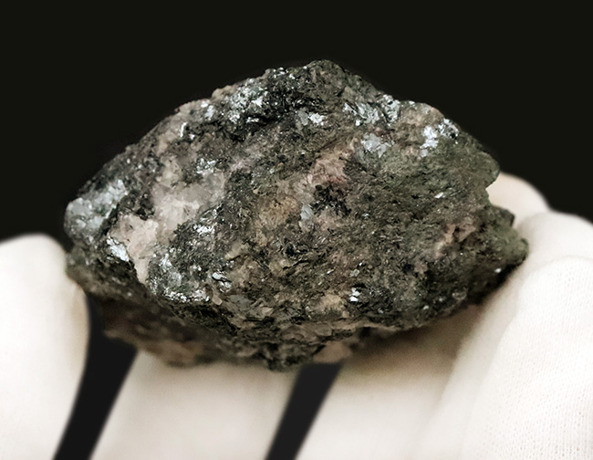 「血の石」岩手県仙人鉱山産（閉山）の赤鉄鉱（Hematite）（その5）