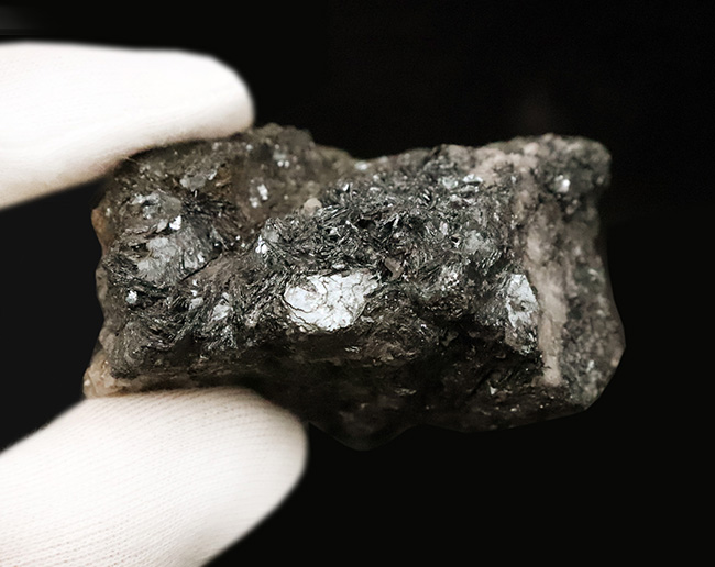 「血の石」岩手県仙人鉱山産（閉山）の赤鉄鉱（Hematite）（その6）