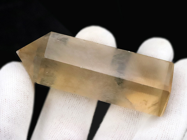観賞用鉱物の定番アイテム、イエローフローライト(Fluorite)カット標本(その3)