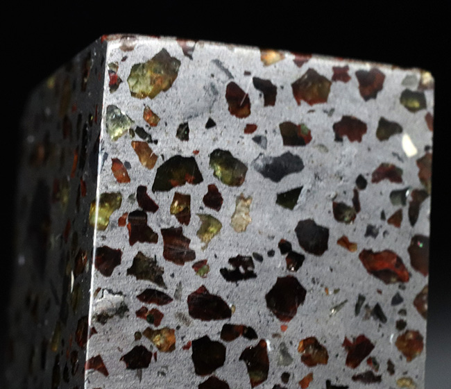 人気！贅沢な直方体型カット！「世界で最も美しい隕石」と評される石鉄隕石、パラサイト（その2）
