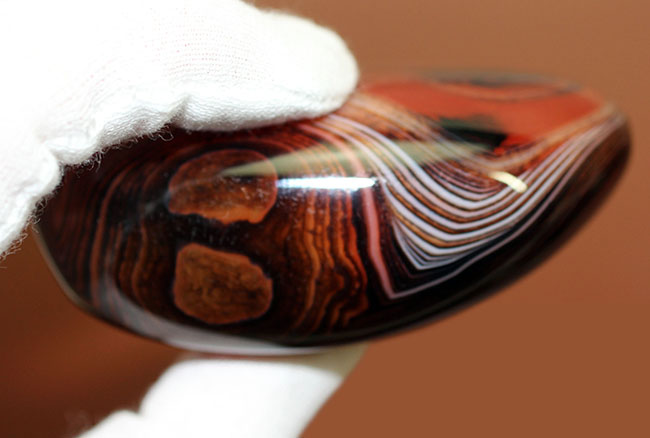 これぞ縞瑪瑙!細線が多数入ったマダガスカル産メノウ(Agate)(その12)