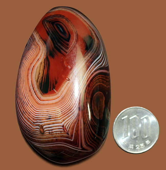 これぞ縞瑪瑙！細線が多数入ったマダガスカル産メノウ（Agate） 鉱物 販売