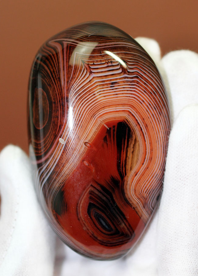これぞ縞瑪瑙!細線が多数入ったマダガスカル産メノウ(Agate)(その5)