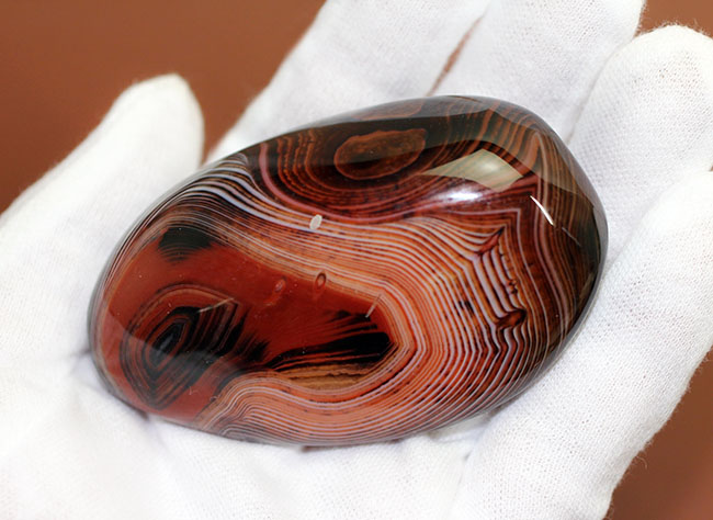 これぞ縞瑪瑙!細線が多数入ったマダガスカル産メノウ(Agate)(その7)