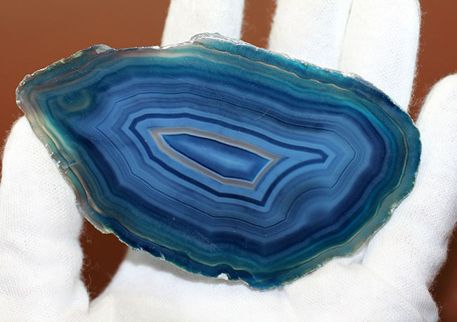 目のさめるような青で彩られたブラジル産天然メノウ（Agate）（その5）