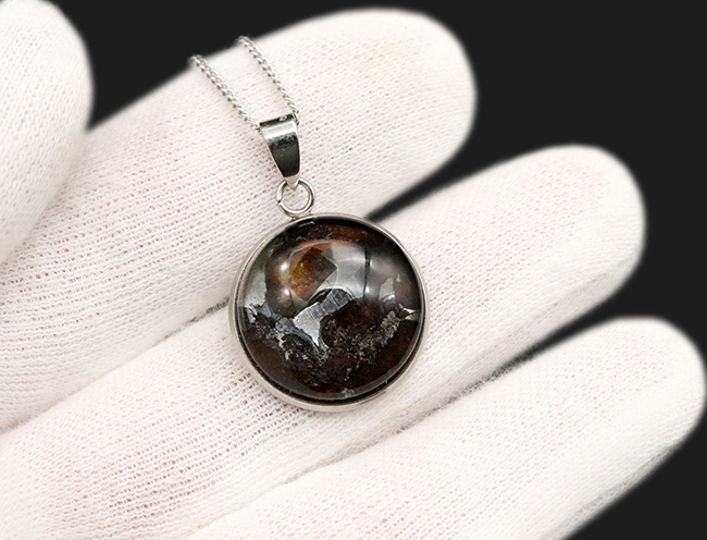 天然セリコパラサイト隕石ペンダント トップスターリングシルバーフレーム パラサイトセリコ隕石 シルバーペンダント｜マライカ公式通販 天然