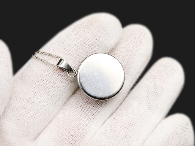 隕石を封じ込めたような演出が素敵！セリコ・パラサイト隕石を使った