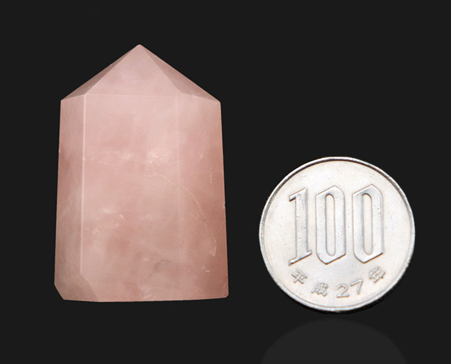 美しい淡いピンクの象徴、愛と美の石 - ローズクォーツ（Rose Quartz