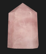 美しい淡いピンクの象徴、愛と美の石 - ローズクォーツ（Rose Quartz）