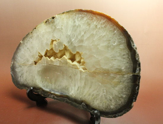 デカい!!典型的産状、コレクション用にカットされたメノウ(Agate)(その3)