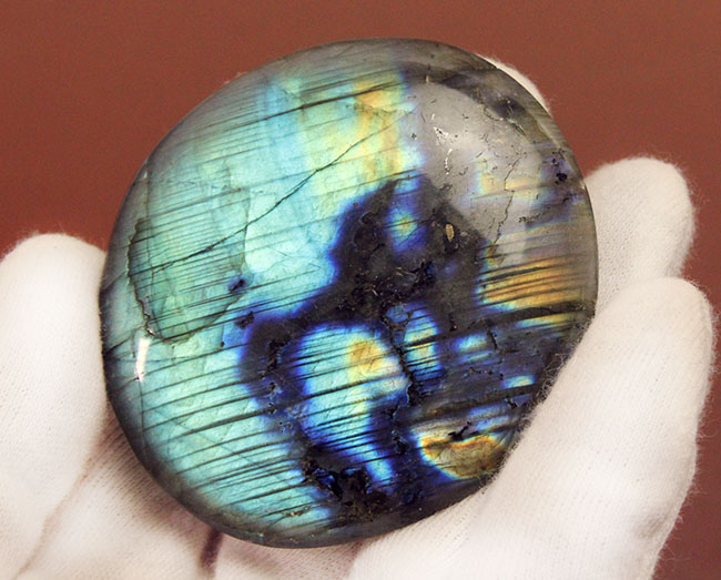 両面ともにラブラドレッセンスを楽しめる、上質なラブラドライト(Labradorite)のカボション(その6)