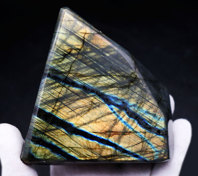 10センチ四方、625グラムのメガサイズ!かつ抜群の遊色を備えたラブラドライト(Labradorite)の厳選品。両面異なるカラーが楽しめる!(その3)