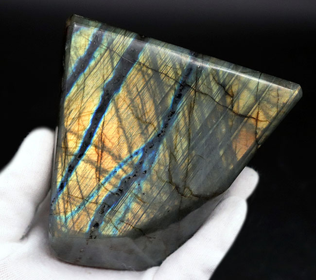 10センチ四方、625グラムのメガサイズ!かつ抜群の遊色を備えたラブラドライト(Labradorite)の厳選品。両面異なるカラーが楽しめる!(その7)