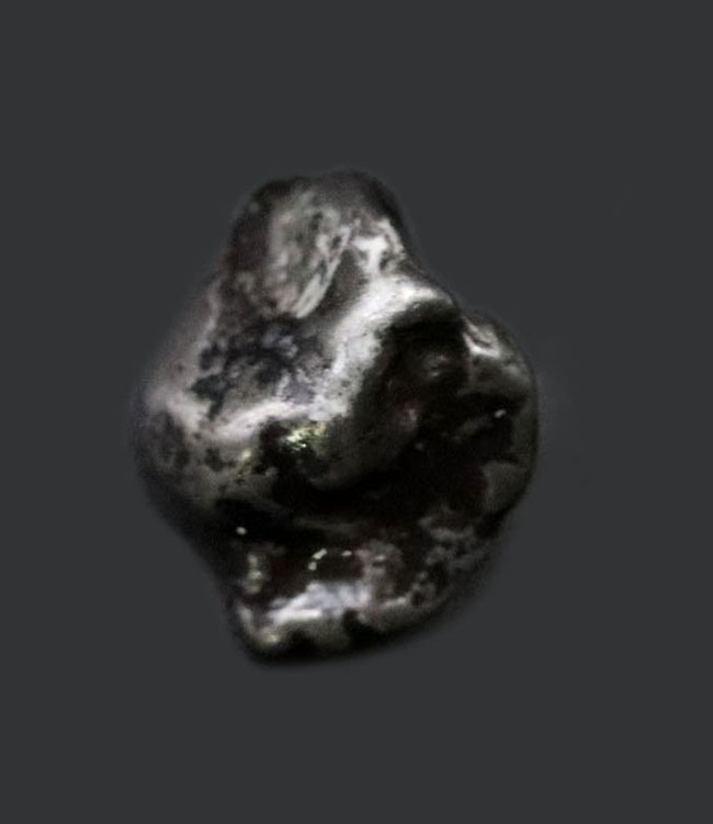 １９２２年に初めて発見された鉄隕石、オデッサのミニ標本（その1）