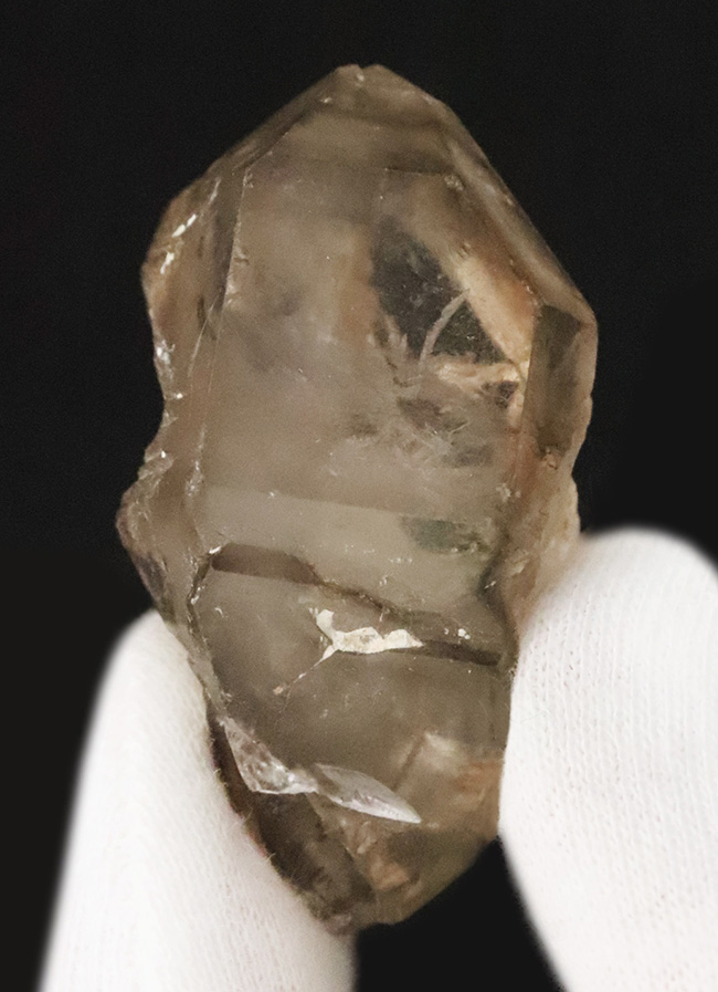 永遠に溶けない氷……成長速度の異なる、複数の結晶が渾然一体となった、見るほどに味わい深いスモーキークォーツ（Smoky  Quartz）（その1）