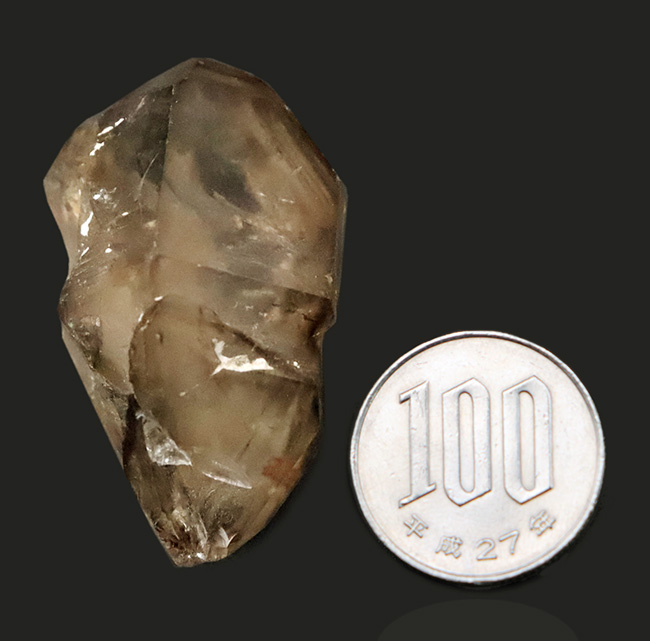 永遠に溶けない氷……成長速度の異なる、複数の結晶が渾然一体となった、見るほどに味わい深いスモーキークォーツ（Smoky  Quartz）（その7）