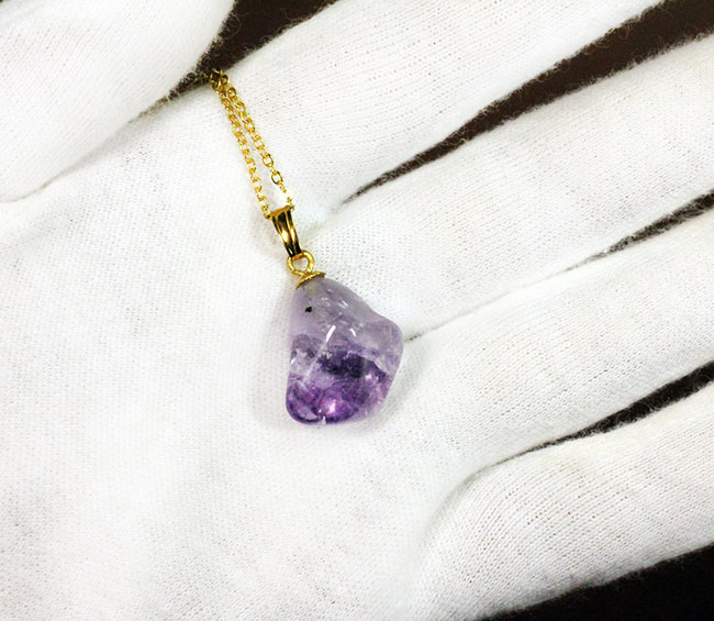 宝石として名高いアメシスト（Amethyst）の原石。紫水晶。（キーチェーン、高級ジュエリーケース付）（その4）