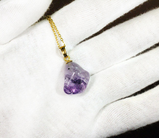宝石として名高いアメシスト(Amethyst)の原石。紫水晶。(キーチェーン、高級ジュエリーケース付)(その4)