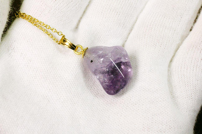 宝石として名高いアメシスト（Amethyst）の原石。紫水晶。（キーチェーン、高級ジュエリーケース付）（その6）