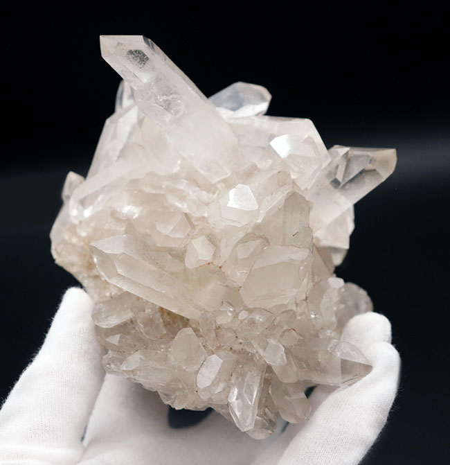 １００％ナチュラル！７００グラムに迫る水晶の結晶。無色透明の純粋なロッククリスタル（その2）