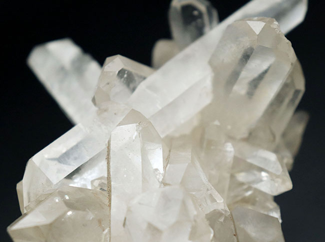 １００％ナチュラル！７００グラムに迫る水晶の結晶。無色透明の純粋なロッククリスタル（その5）