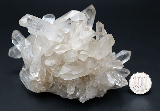 １００％ナチュラル！７００グラムに迫る水晶の結晶。無色透明の純粋なロッククリスタル（その7）