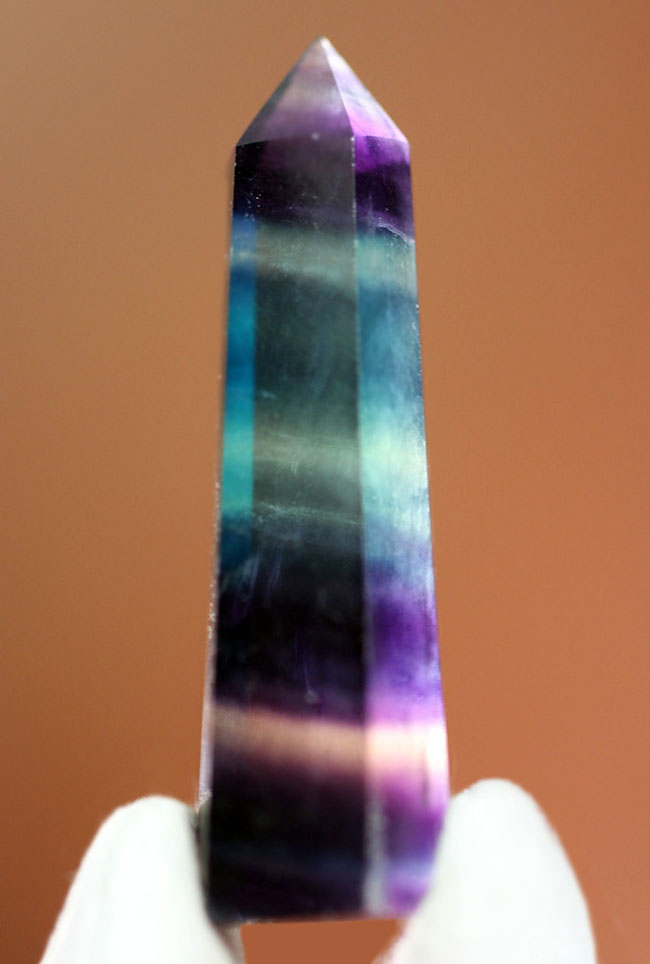 幅広い色調、蛍石の特徴が現れた一本。鉱物、レインボーフローライト(fluorite)(その10)