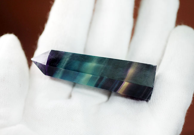幅広い色調、蛍石の特徴が現れた一本。鉱物、レインボーフローライト(fluorite)(その6)