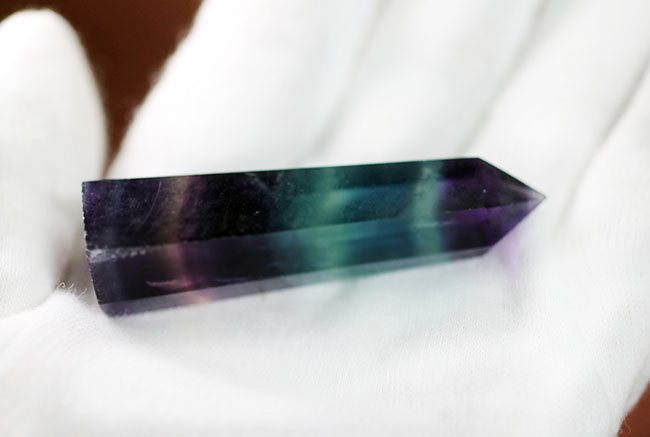 幅広い色調、蛍石の特徴が現れた一本。鉱物、レインボーフローライト(fluorite)(その7)