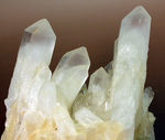 大きい！天然のミルキークォーツ。石英結晶（水晶）のクラスター標本。