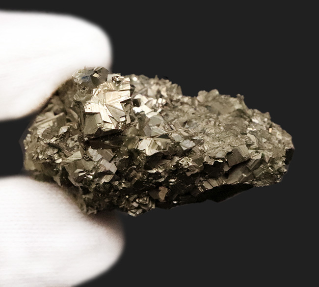 愚か者の金こと、黄鉄鉱、パイライト（Pyrite）の自然標本（その5）