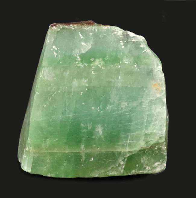和名の「ホタルの石」の名が示すように、紫外線があたるとわずかに蛍光性を示す、美しい鉱石、フローライト（Fluorite）（その1）