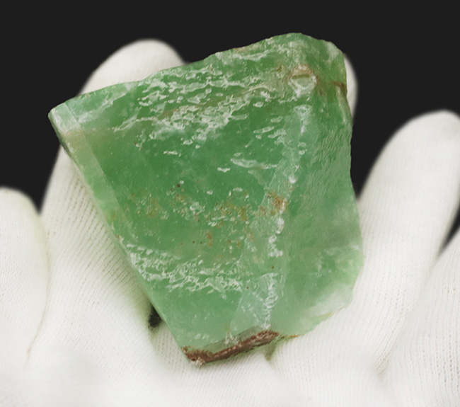 和名の「ホタルの石」の名が示すように、紫外線があたるとわずかに蛍光性を示す、美しい鉱石、フローライト（Fluorite）（その5）