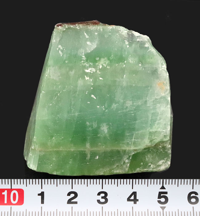 和名の「ホタルの石」の名が示すように、紫外線があたるとわずかに蛍光性を示す、美しい鉱石、フローライト（Fluorite）（その7）