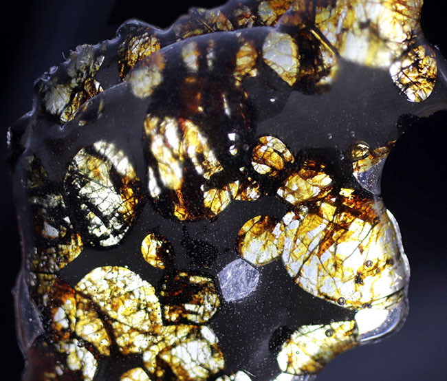 あのパラサイト隕石がリーズナブルなプライスで手に入るチャンス！２０１６年に発見された新しいパラサイト隕石、ケニヤ産パラサイト隕石（本体防錆処理済み）（その5）