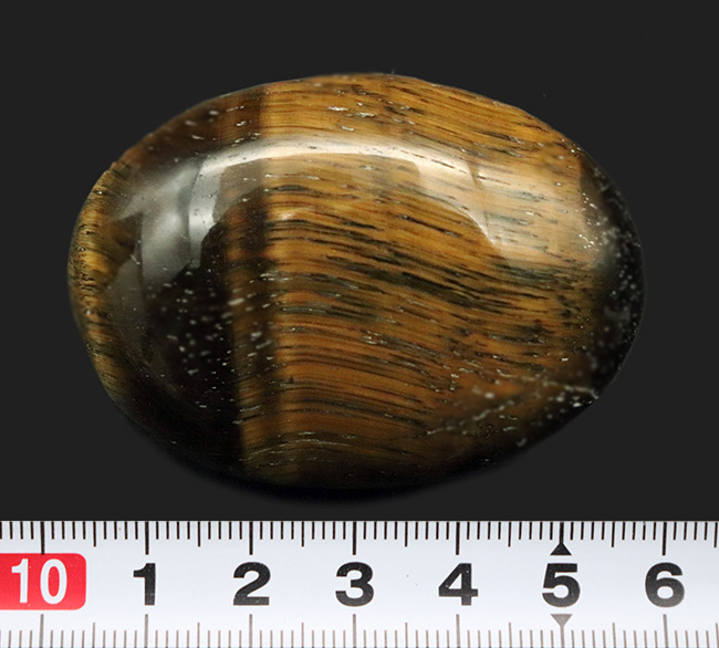 高品位で知られる南アフリカ共和国産の、タイガーズアイ(Tiger's eye)のカボション(その6)