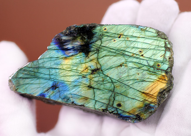 遊色効果で人気の鉱物、ラブラドライト(Labradorite)。シャンパンゴールドとブルー。(その5)