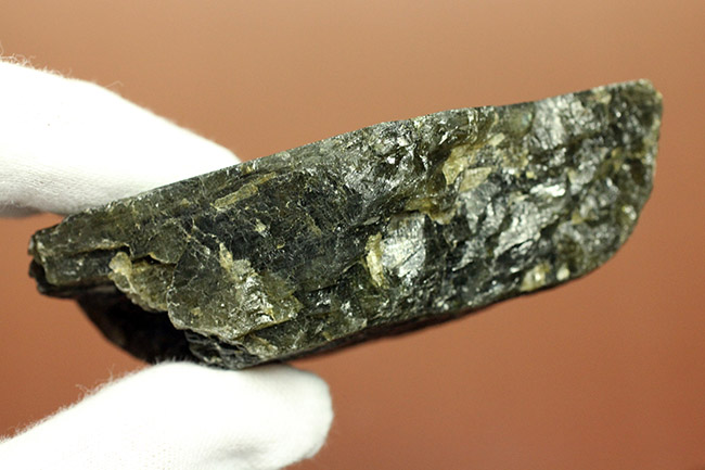 遊色効果で人気の鉱物、ラブラドライト(Labradorite)。シャンパンゴールドとブルー。(その8)