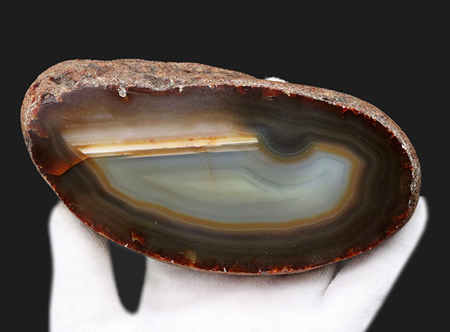 鉱物コレクションとしてはもちろん小物入れとしても使えるブラジル産の縞瑪瑙（Agate）（その4）