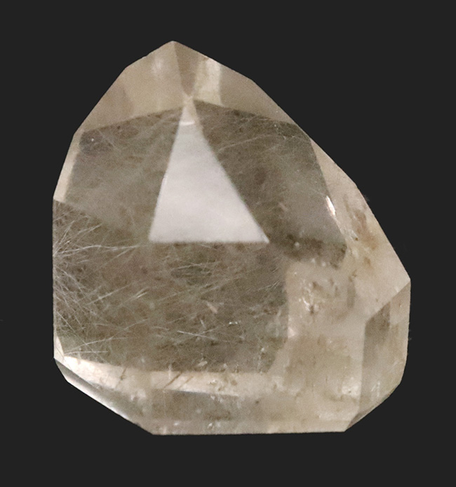 非常に緻密な毛のような針状結晶が高密度に見られる、「天使の髪の毛」ことルチルクォーツ（Rutilated Quartz）（その1）