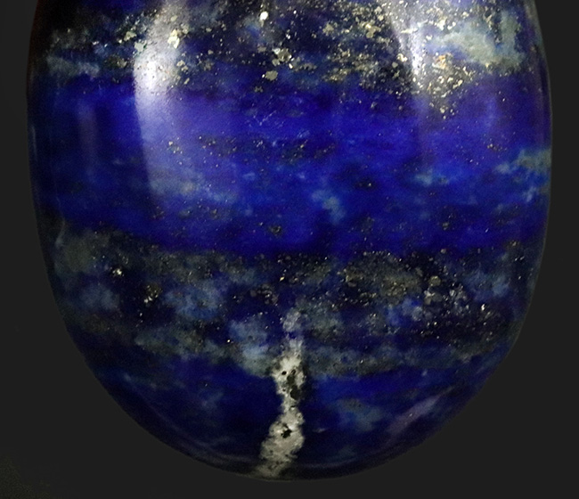 鉱物コレクター必見、あのクレオパトラも愛した、非常に深い青を