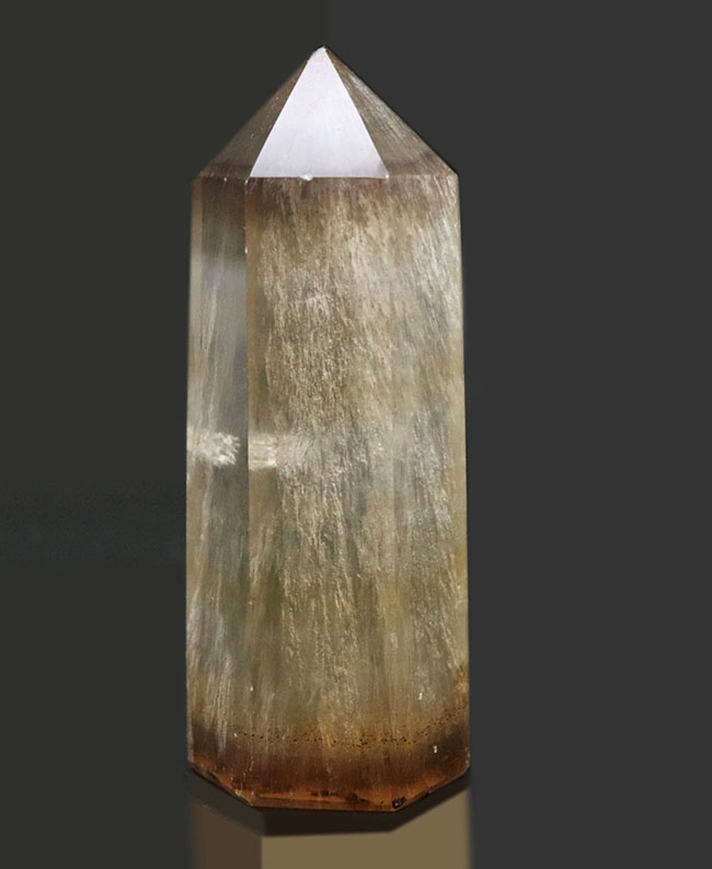 高さ８２ミリの大結晶！ビッグサイズのイエローフローライト（Fluorite・蛍石）。透明度も高く自然な味わい（その1）
