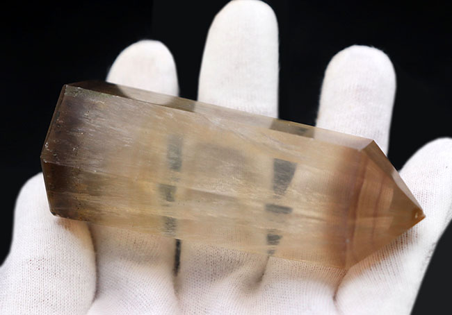 高さ８２ミリの大結晶！ビッグサイズのイエローフローライト（Fluorite・蛍石）。透明度も高く自然な味わい（その5）