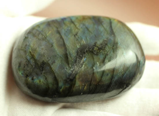 一粒で二度美味しい。他にはない群青色と黄色の共演！鉱物ラブラドライト(Labradorite)（その12）