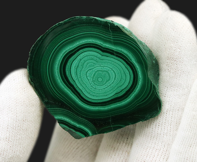 まるで孔雀の羽の模様のよう!高品位のコンゴ産のマラカイト(Malachite・孔雀石)、職人の手による研磨!(その5)